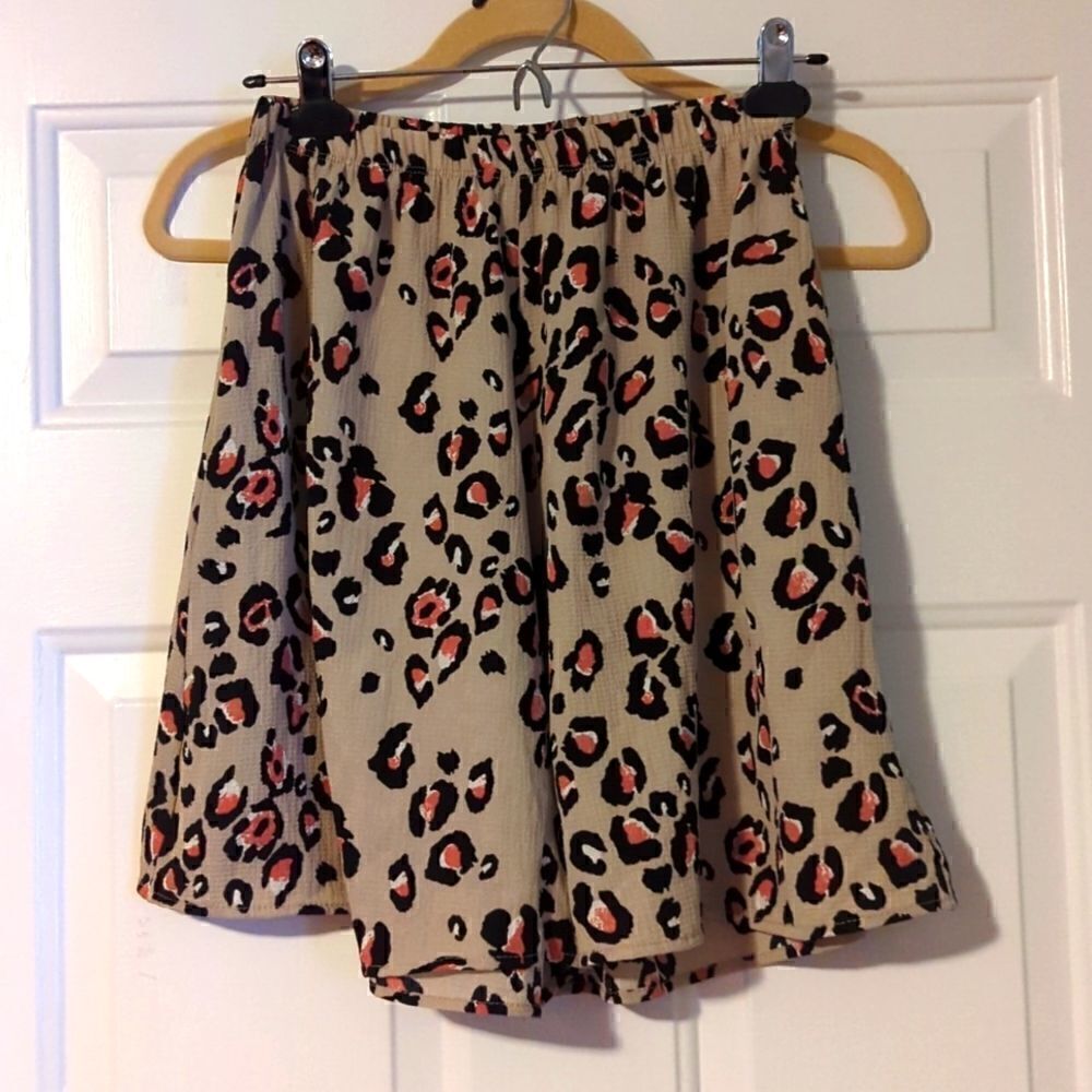 BOM BOM Leopard Print Shorts Small